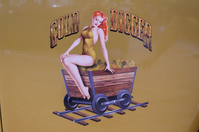 Gold Digger Vintage Car Graphic (Close-up)